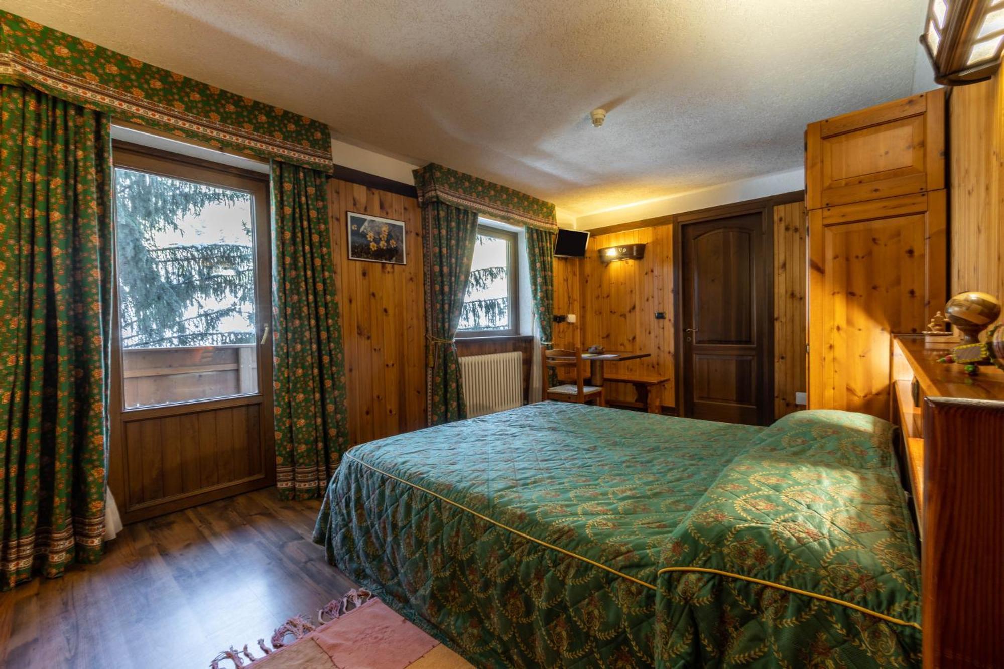 Hotel Bouton D'Or - Cogne Zewnętrze zdjęcie