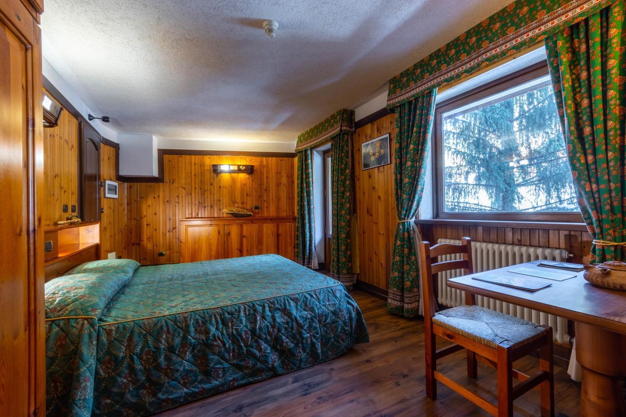 Hotel Bouton D'Or - Cogne Zewnętrze zdjęcie