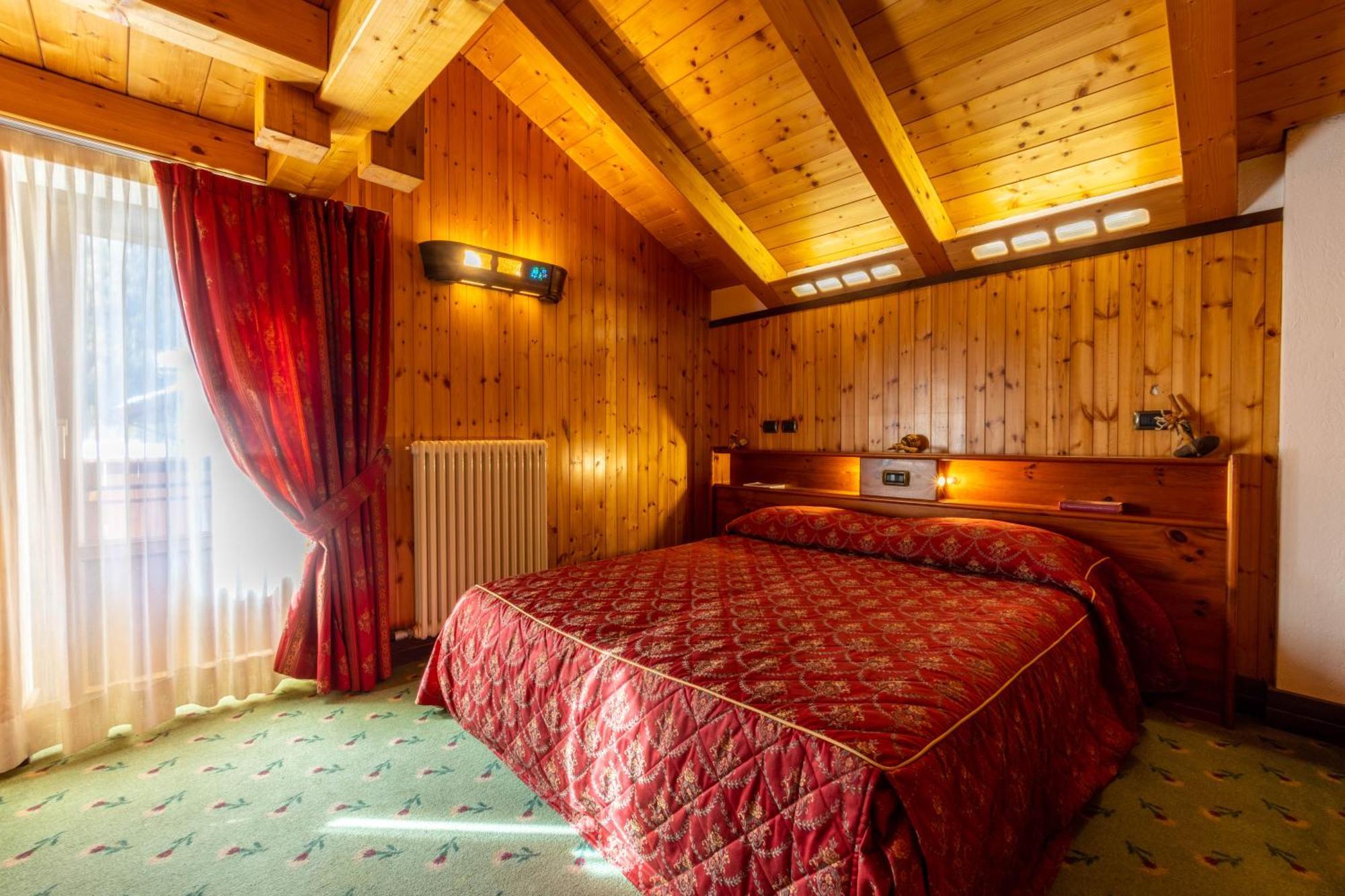 Hotel Bouton D'Or - Cogne Zewnętrze zdjęcie