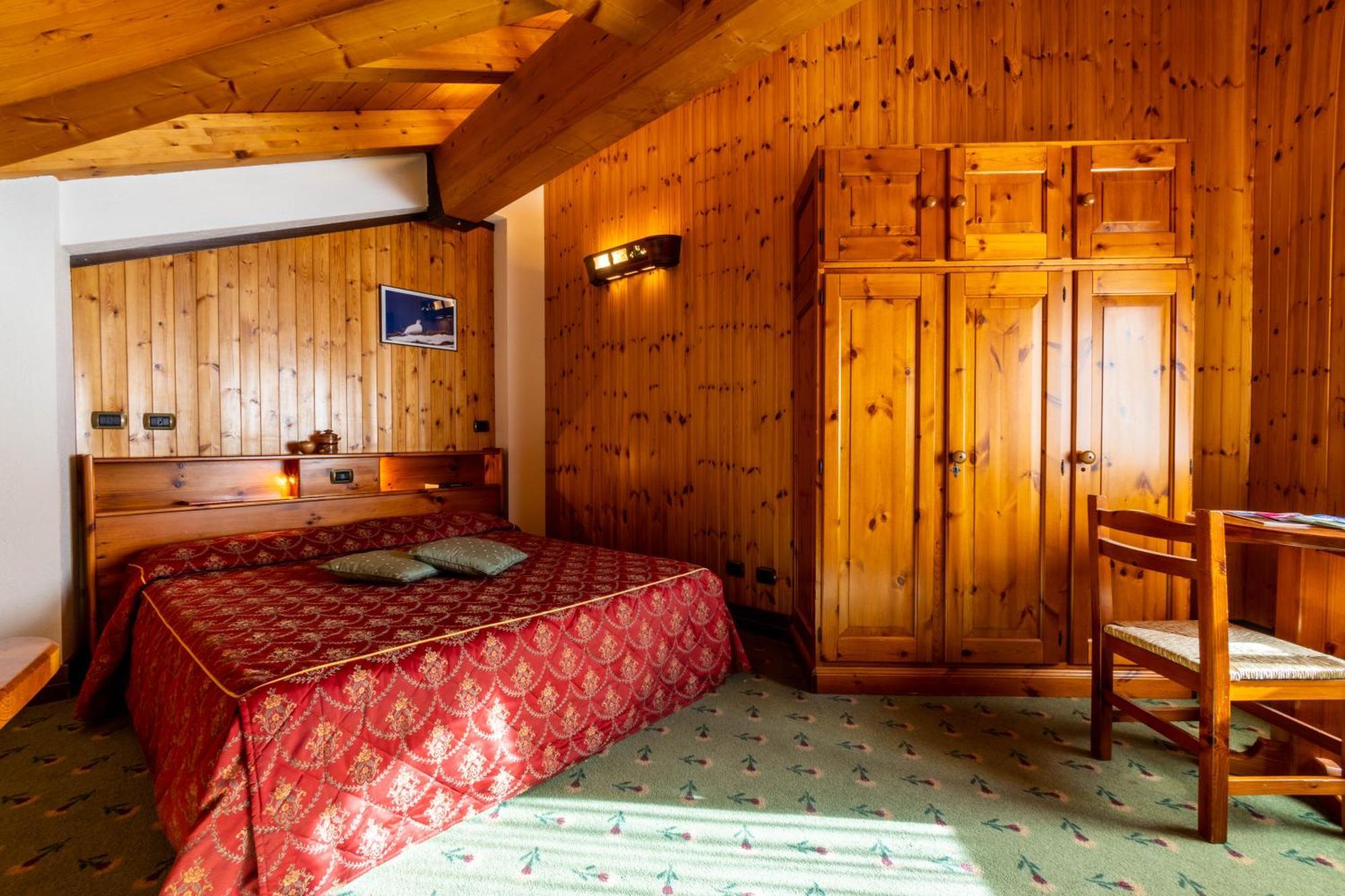 Hotel Bouton D'Or - Cogne Zewnętrze zdjęcie