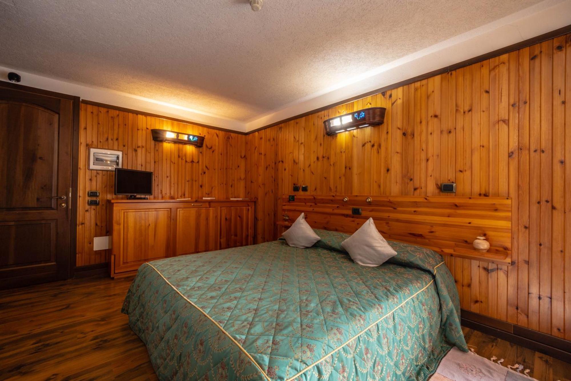Hotel Bouton D'Or - Cogne Zewnętrze zdjęcie