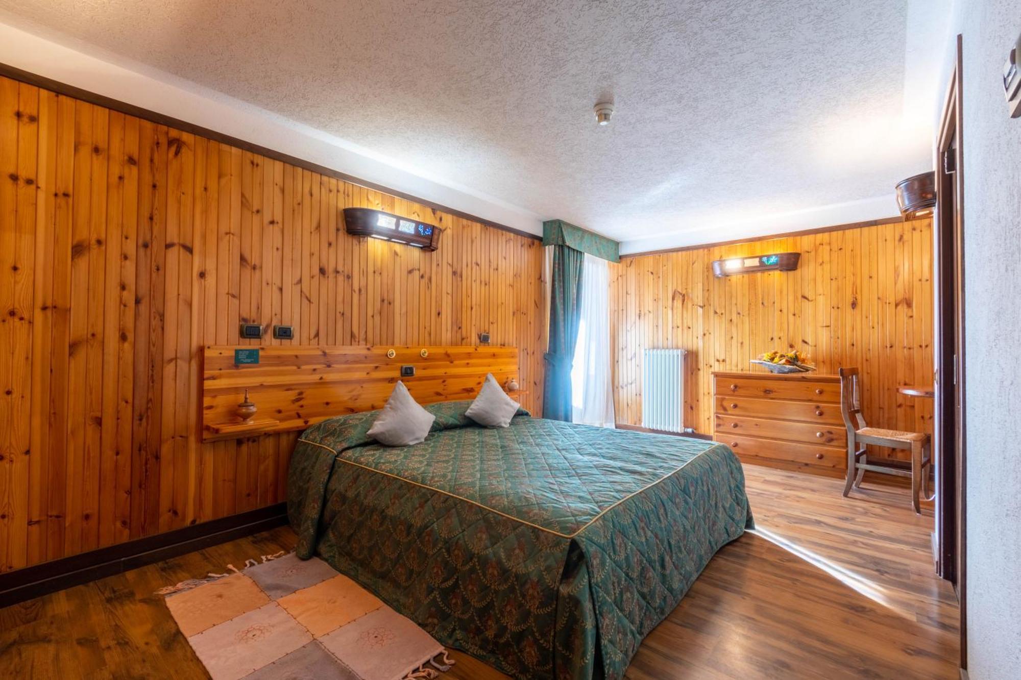 Hotel Bouton D'Or - Cogne Zewnętrze zdjęcie