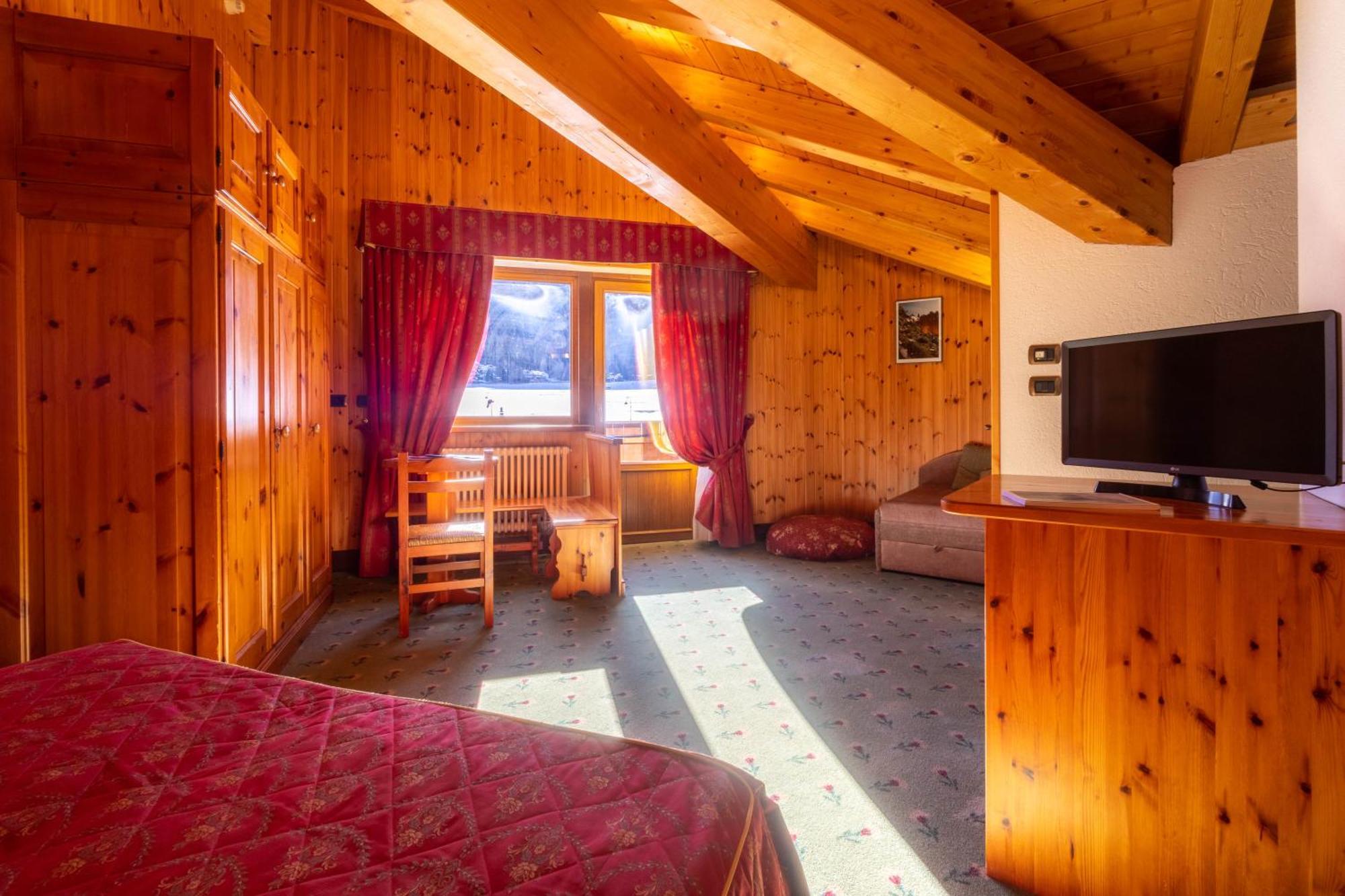 Hotel Bouton D'Or - Cogne Zewnętrze zdjęcie
