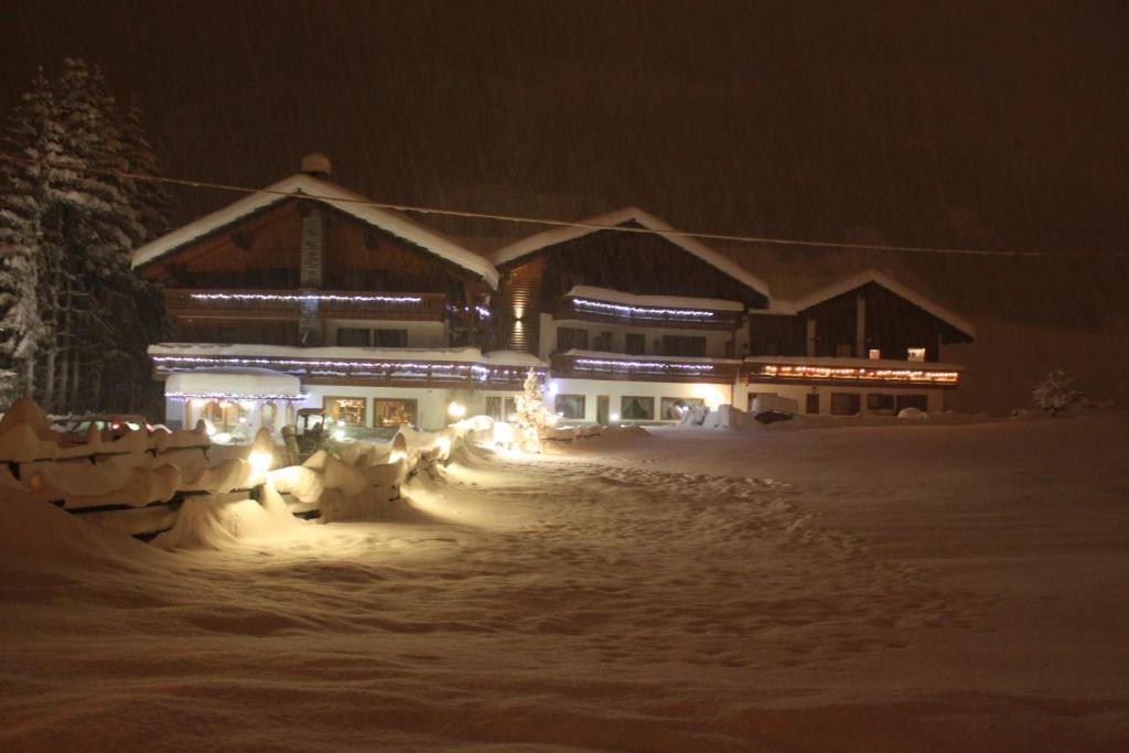 Hotel Bouton D'Or - Cogne Zewnętrze zdjęcie