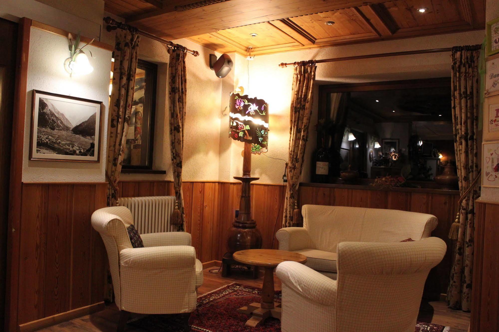 Hotel Bouton D'Or - Cogne Zewnętrze zdjęcie